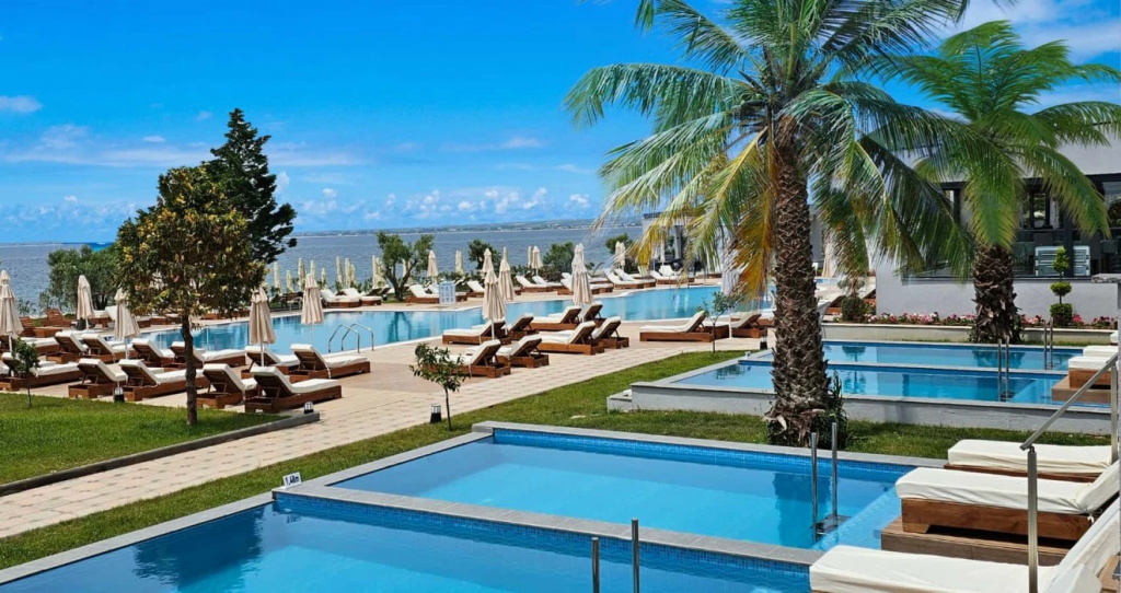 Beach & Waterfront