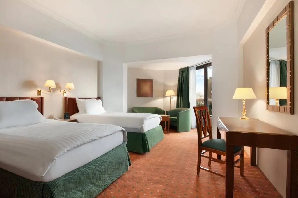 Corner Double room with Nile view (twin beds)