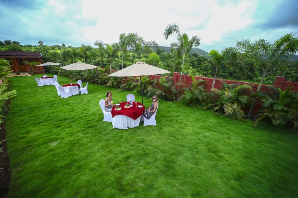 Grand Vatika Resort