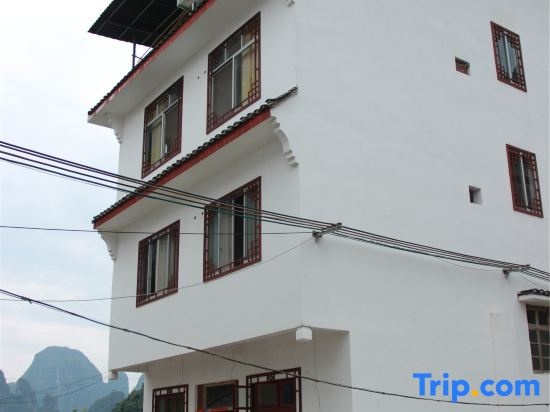 Moon Hill House in Guilin