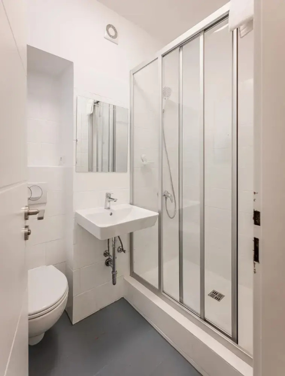 1 Bedroom Standard Triple room with courtyard view