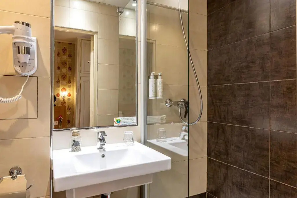 Hotel Romance Malesherbes by Patrick Hayat 45