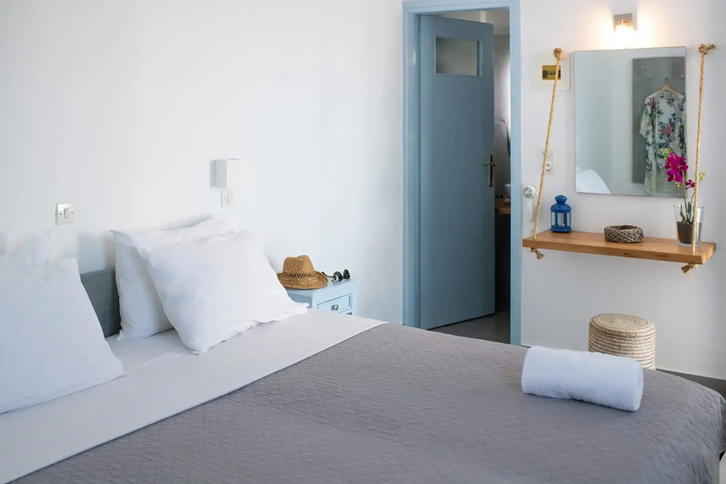 Superior Double room with balcony and with mountain view (full double bed)