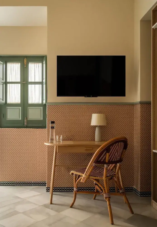Economy room