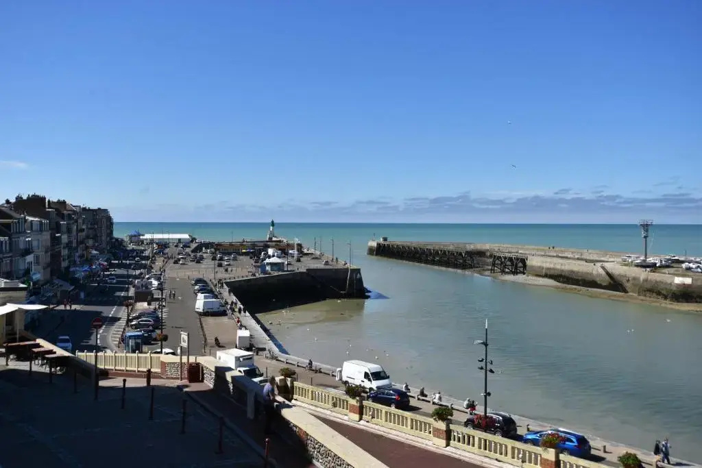 Beach & Waterfront