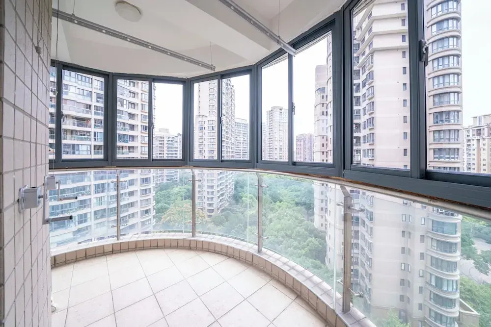 Tyms Modern 1BR APT Garden