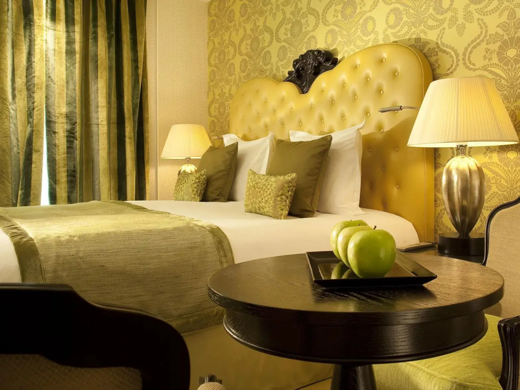 Deluxe Double room (full double bed)