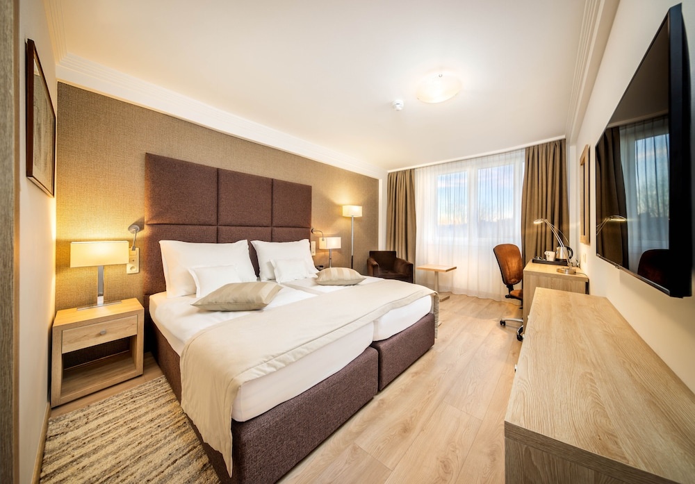 Premium Double room (full double bed) (queen size bed)