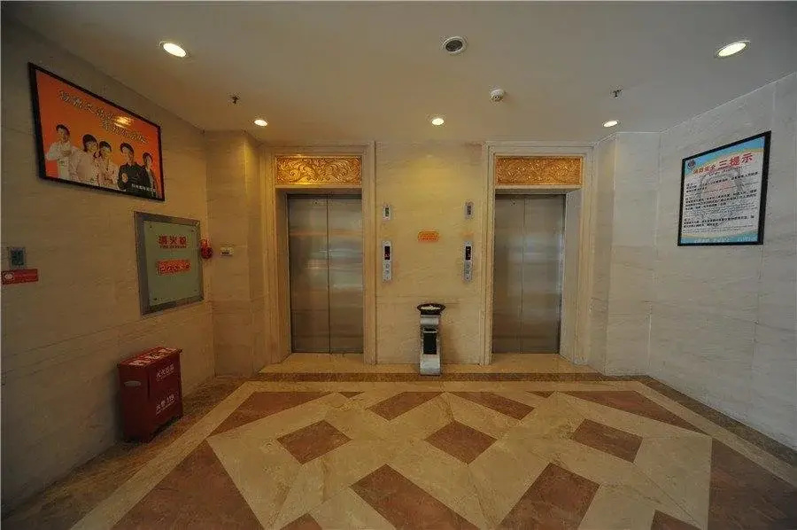 Lobby & Reception