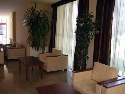 Lobby & Reception