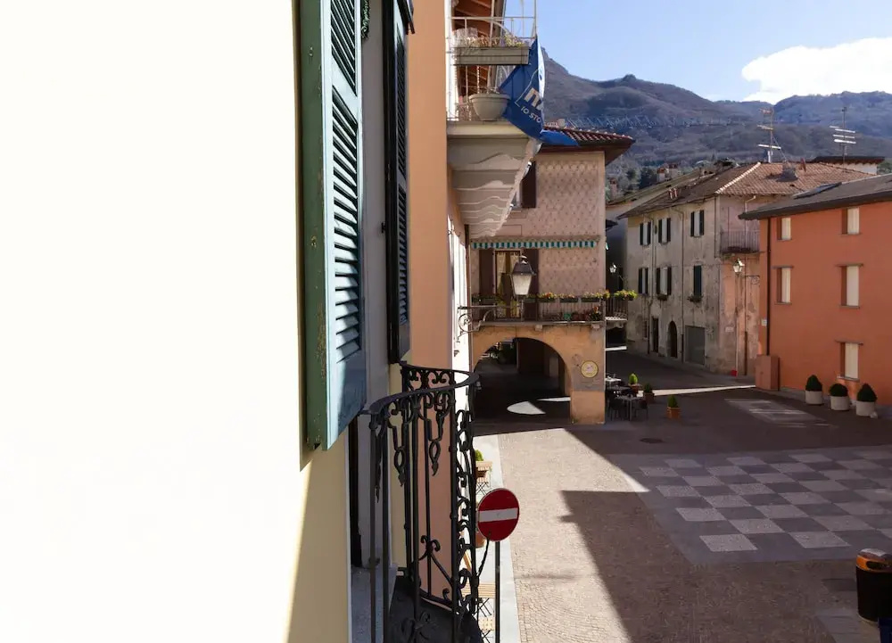 Mamma Ciccia Holiday Home - Lake Front Apartment