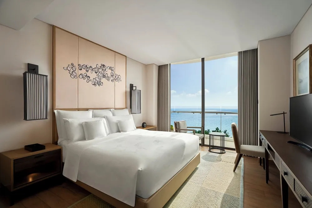 Intercontinental Phu Quoc Long Beach Resort
