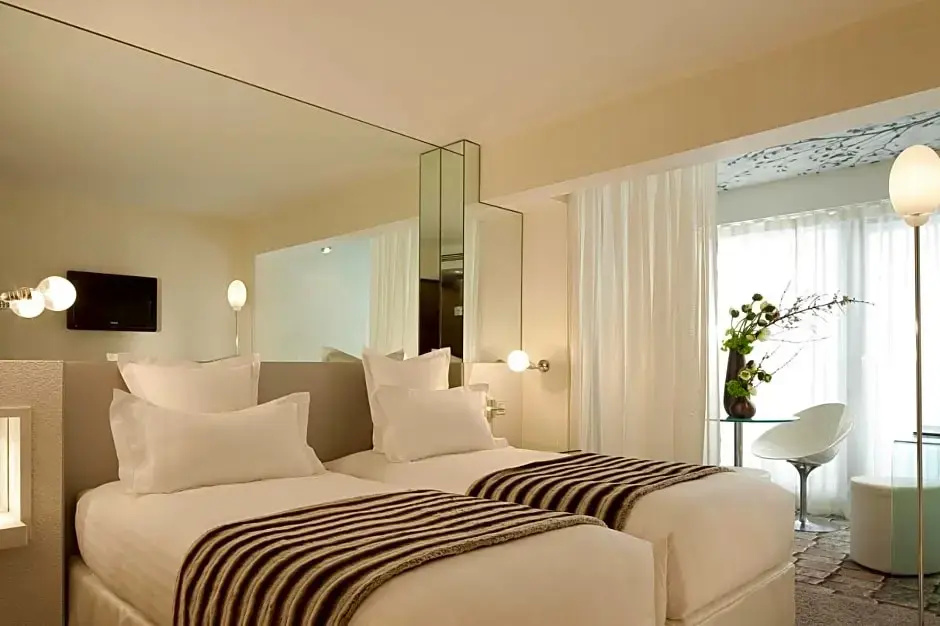 7 Eiffel Hotel 52