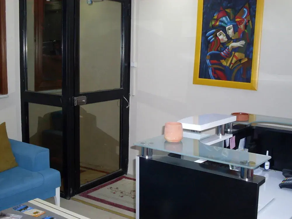 Lobby & Reception