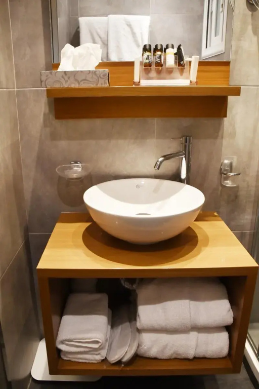 Standard Triple room with balcony