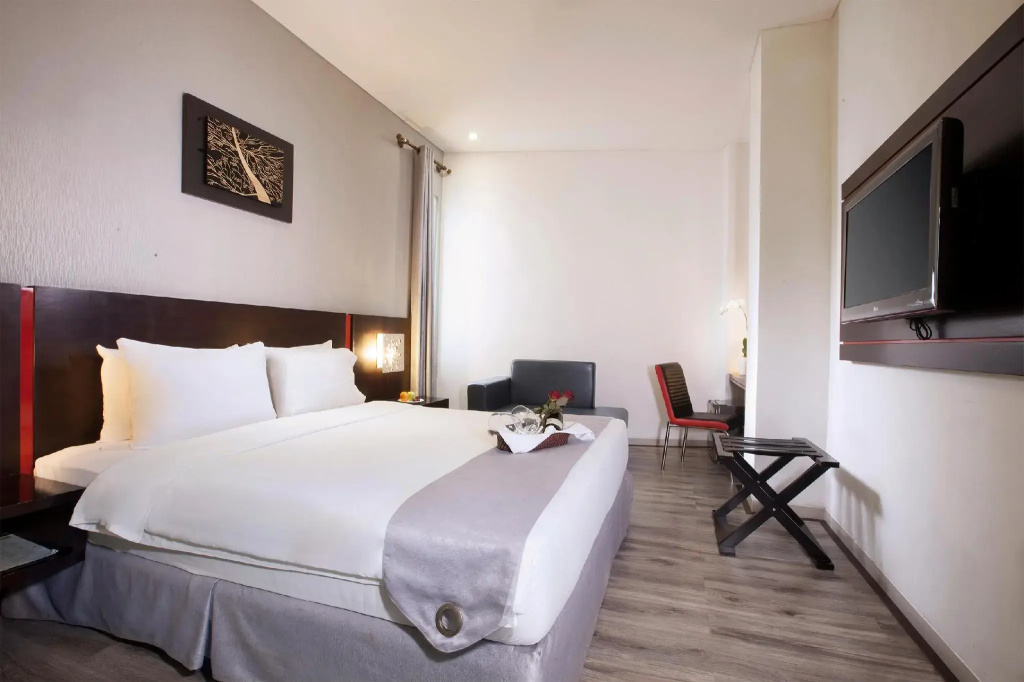 Executive Double room (full double bed)