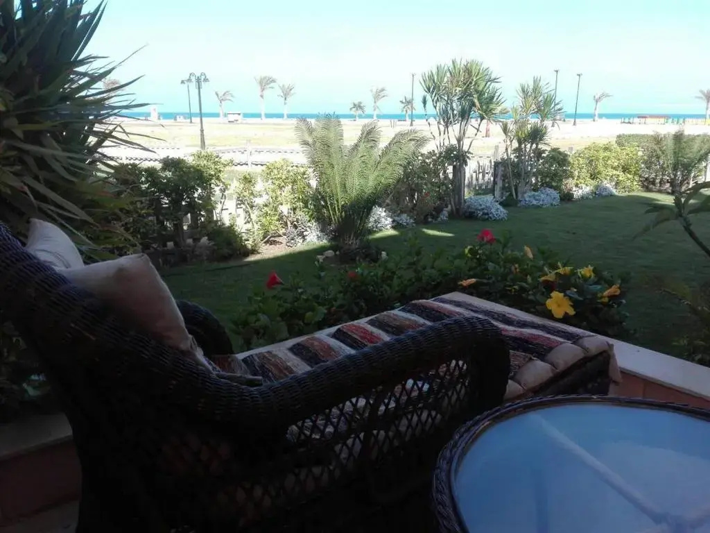 Lazorde bay sea front chalet first row with garden سيدي عبد الرحمن الساحل الشمالي لازرودي باي