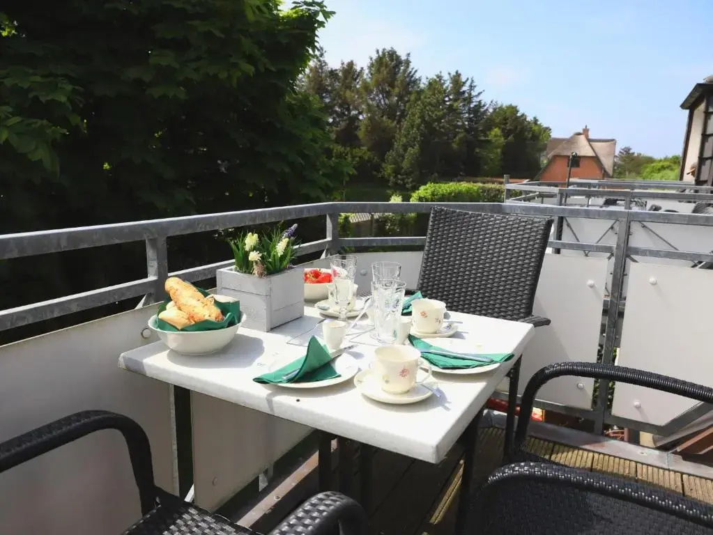 Neuerbautes Haus im Friesenstil. Moderne 2-Zimmer-Appartements mit Balkon für bis zu 4 Personen