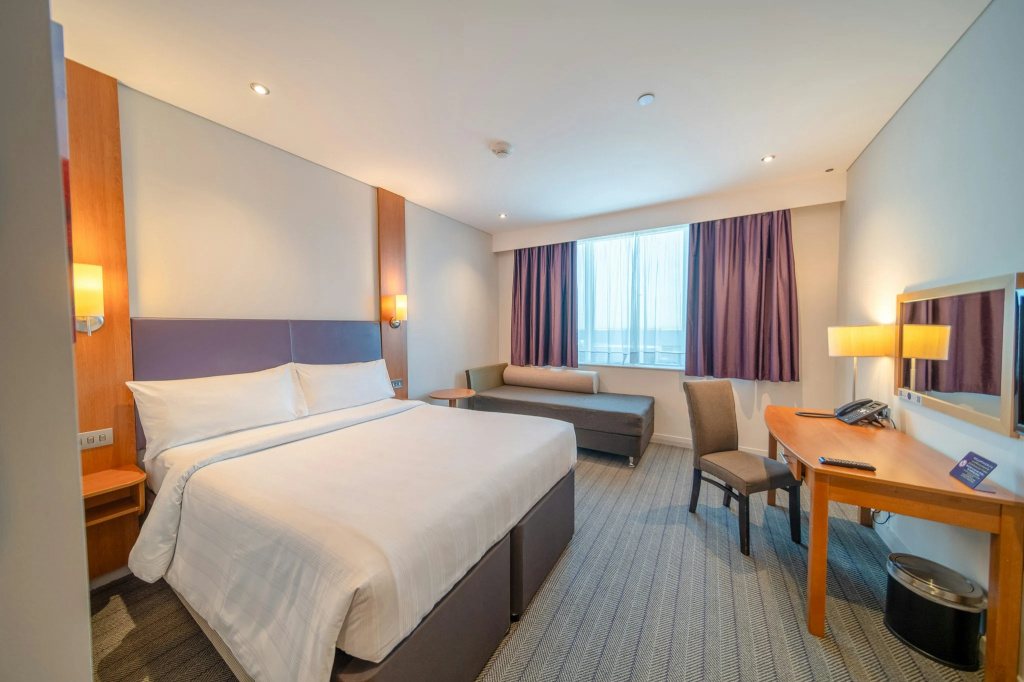 Отель Premier Inn Abu Dhabi International Airport в Абу-Даби