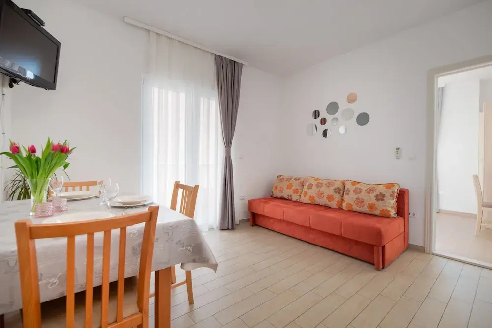 1 Bedroom Apartment with balcony