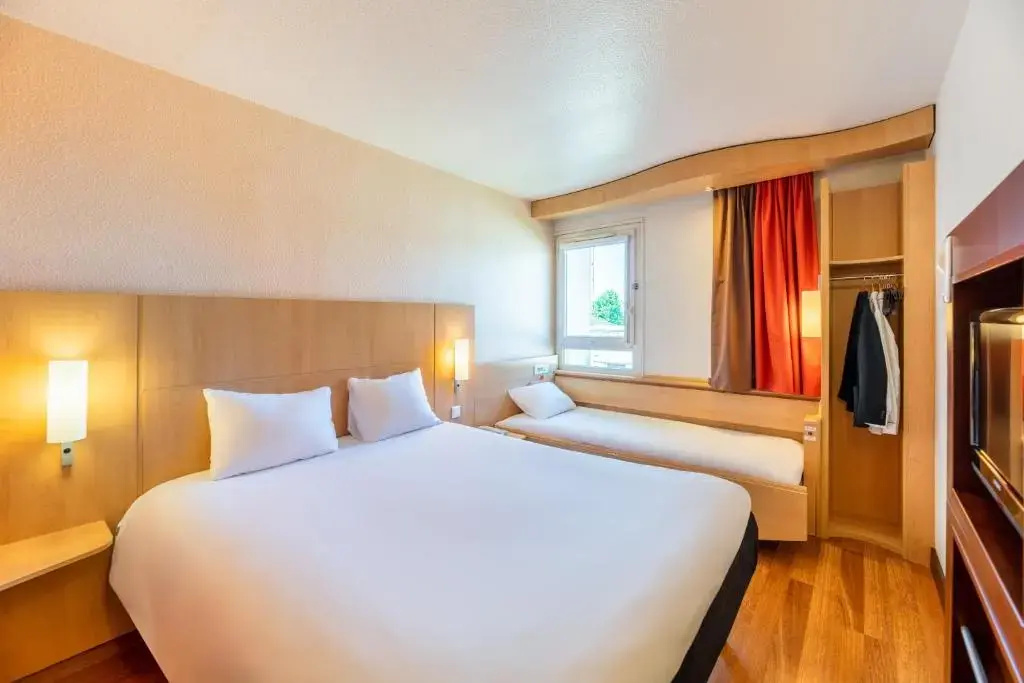 Triple room