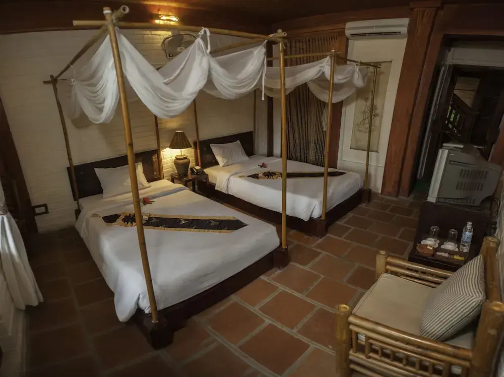 Superior room with balcony and with garden view