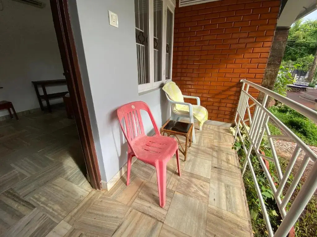 Standard Double room with garden view (full double bed)