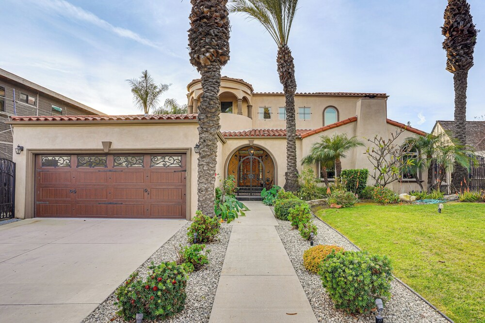 4 Mi to Dtwn Long Beach: Private Poolside Oasis!