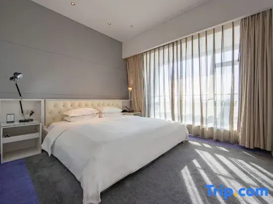 Deluxe Double Suite (full double bed)