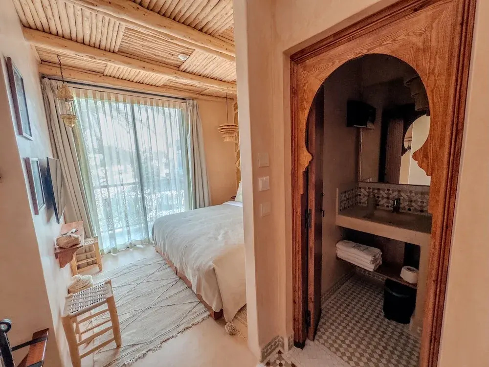 Comfort room