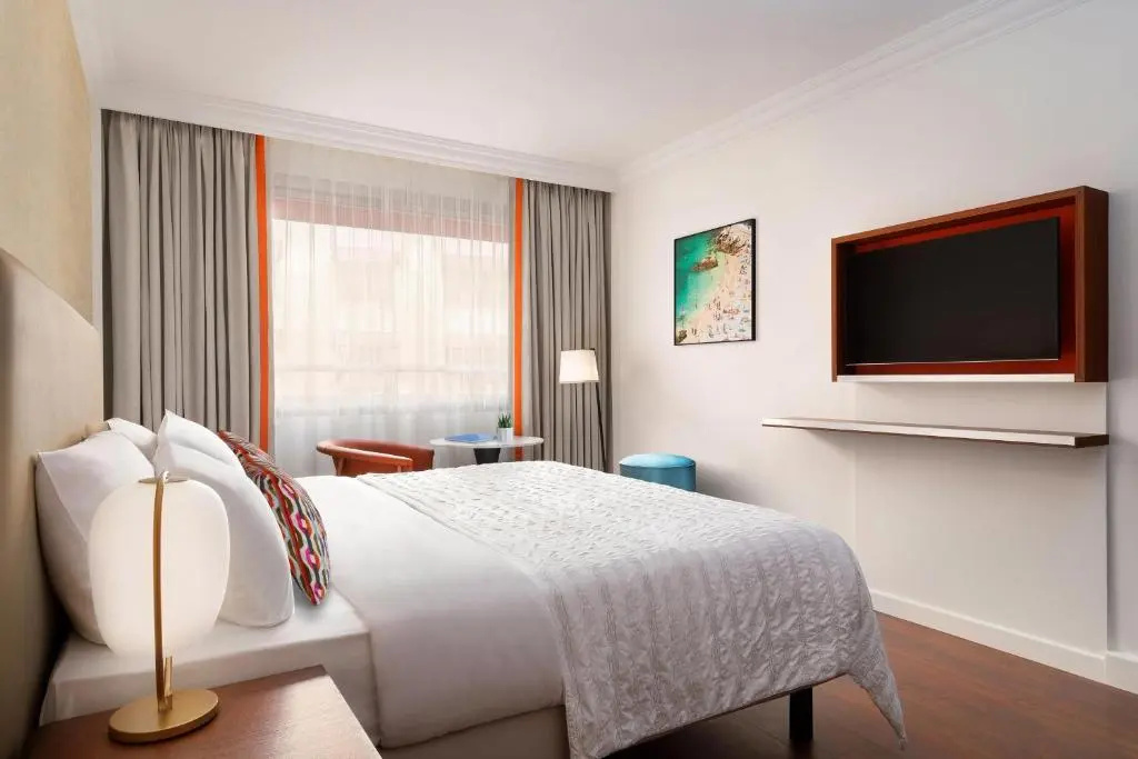 Classic Double room with courtyard view (full double bed)