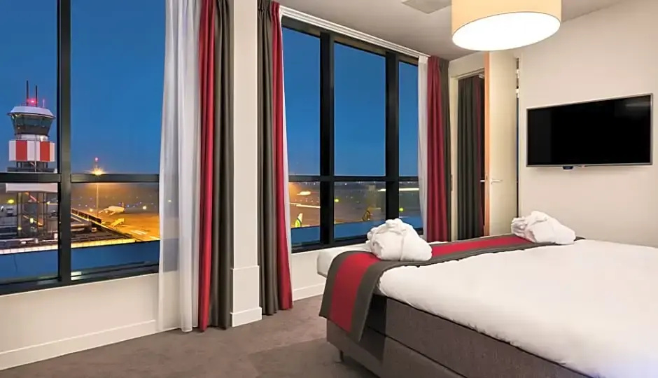 Comfort room with view