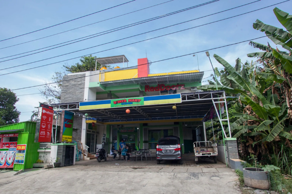 RedDoorz near Banyuwangi Baru Station