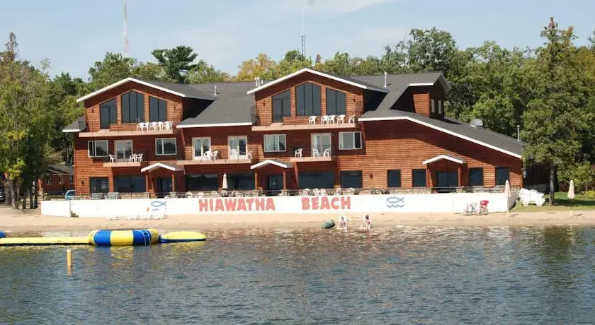 Hiawatha Beach Resort - Général