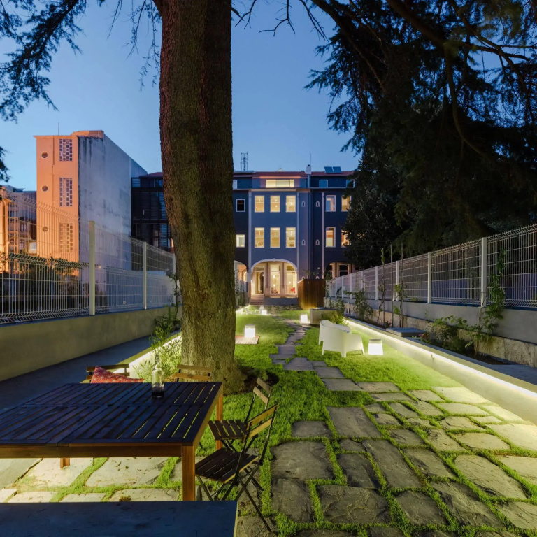 Baumhaus Serviced Living - Art & Design Apartments