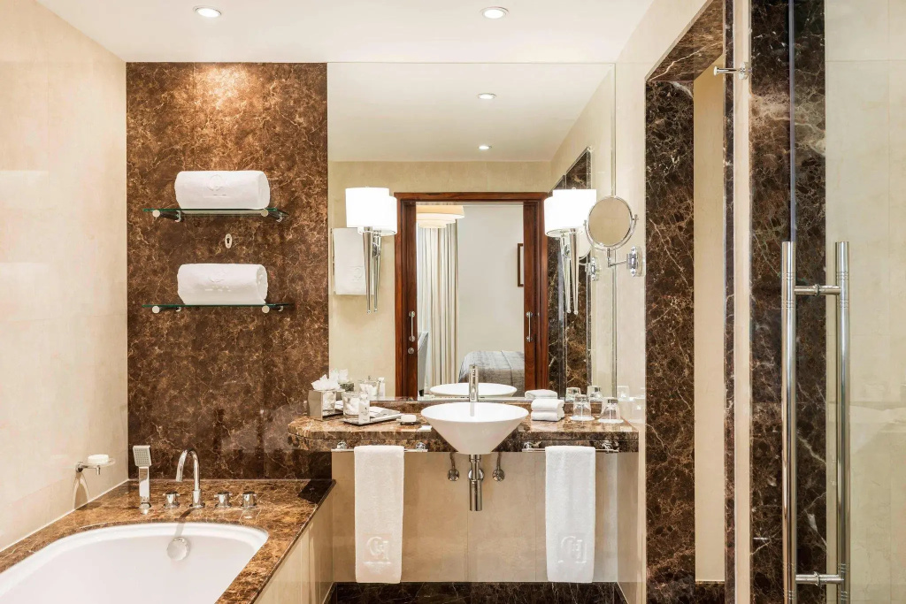 Двухместный люкс Deluxe c 1 комнатой (двуспальная кровать) в Grosvenor House, a Luxury Collection Hotel, Dubai