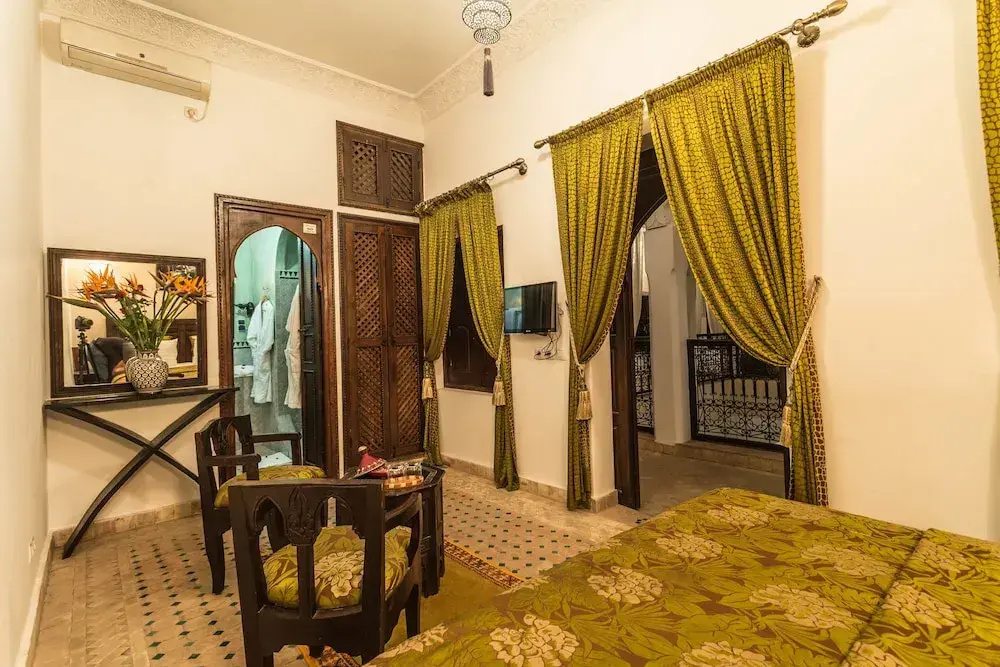 Comfort Double room with courtyard view (full double bed)