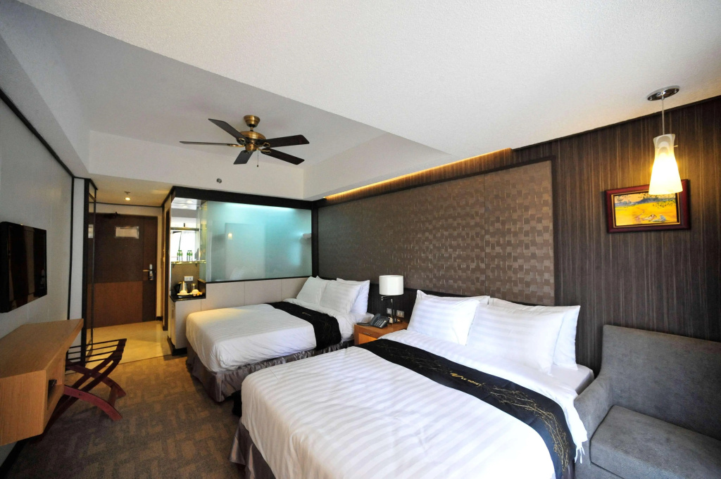 Le Monet Hotel — 3