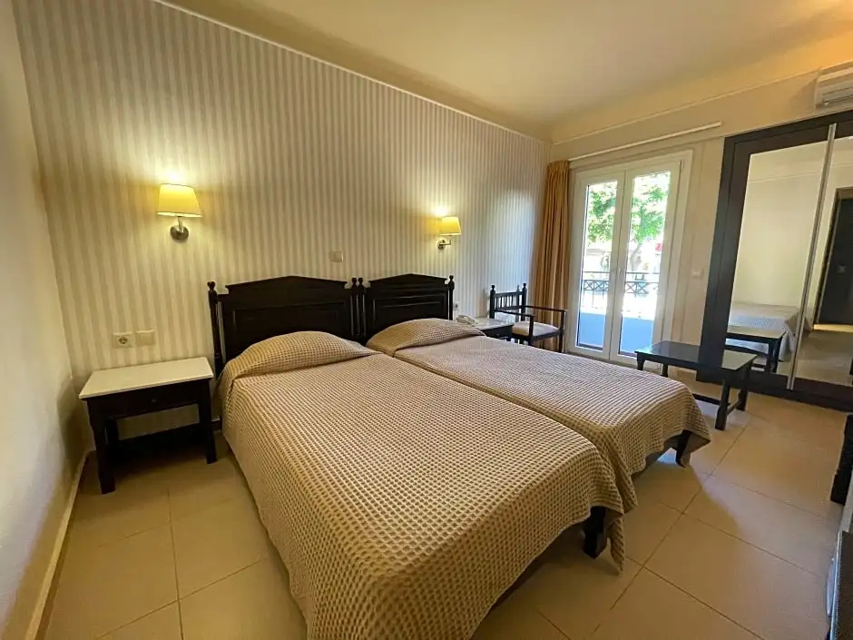 Standard Double room (full double bed)