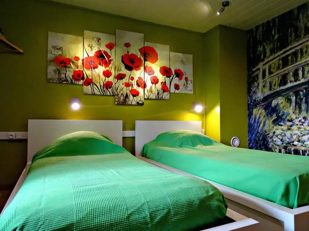 Economy room