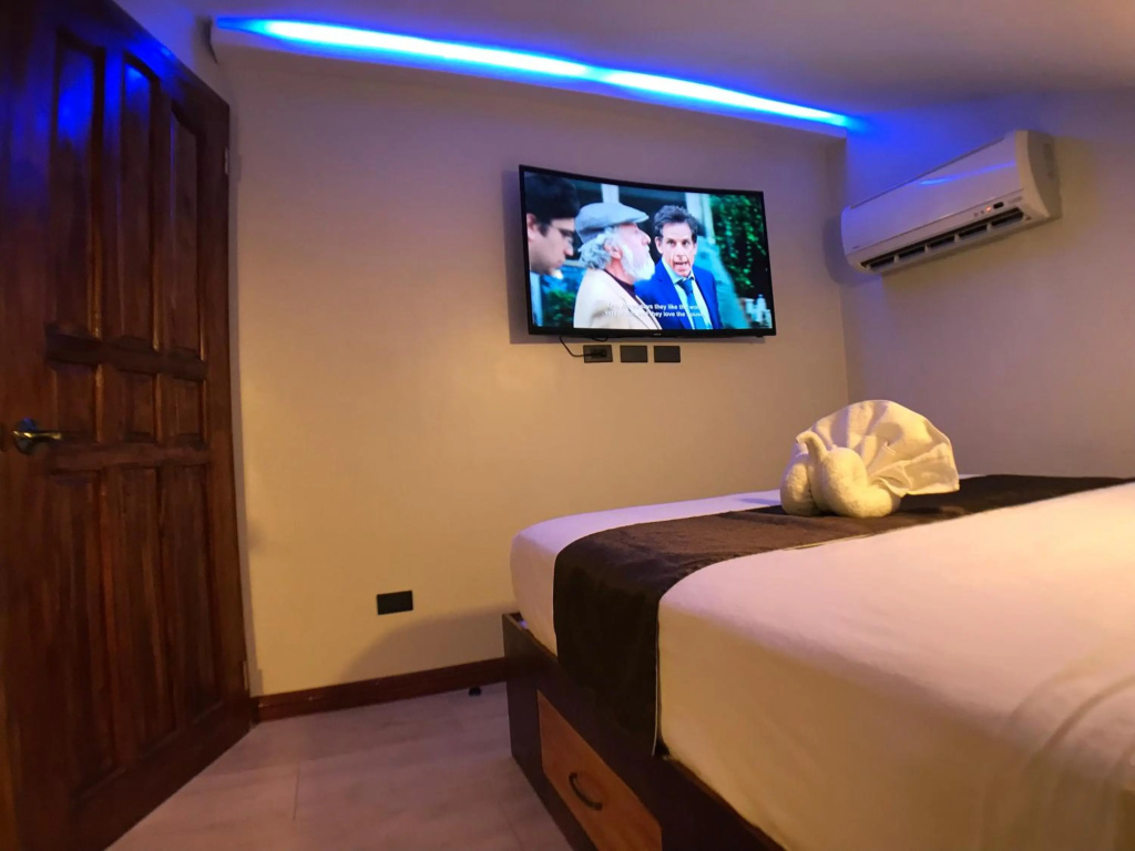 CLOCKWORKORANGE Luxury Suites — 2
