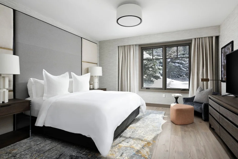 4 Bedrooms Whiskey Jack Residence