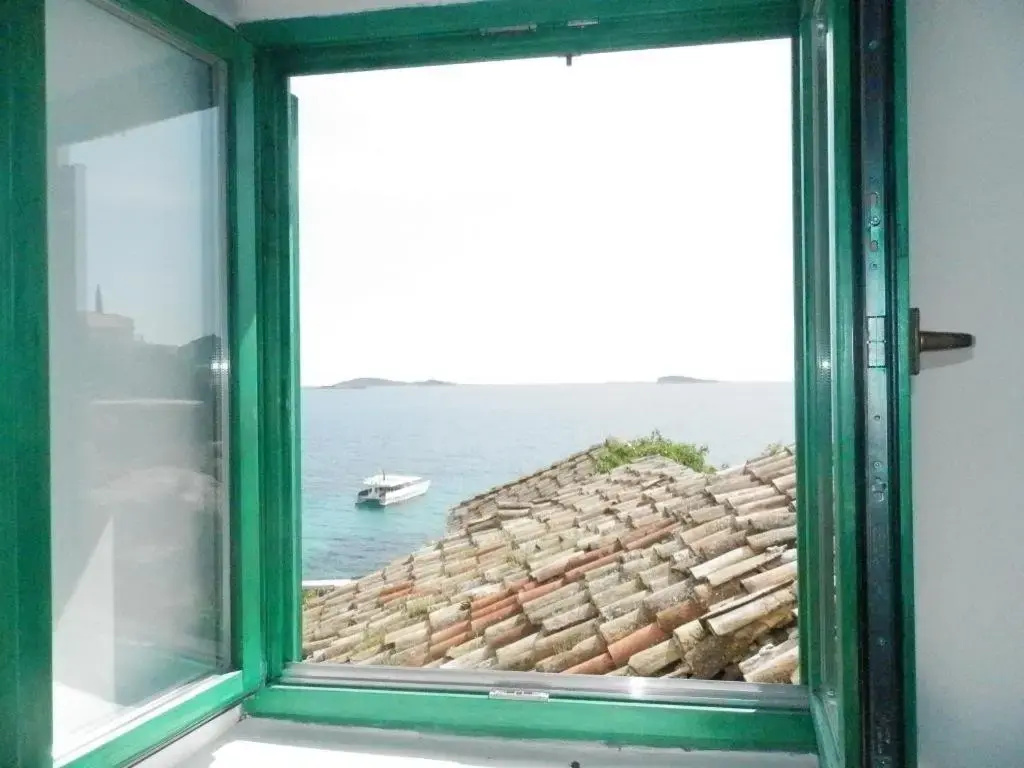 2 Bedrooms Apartment with sea view