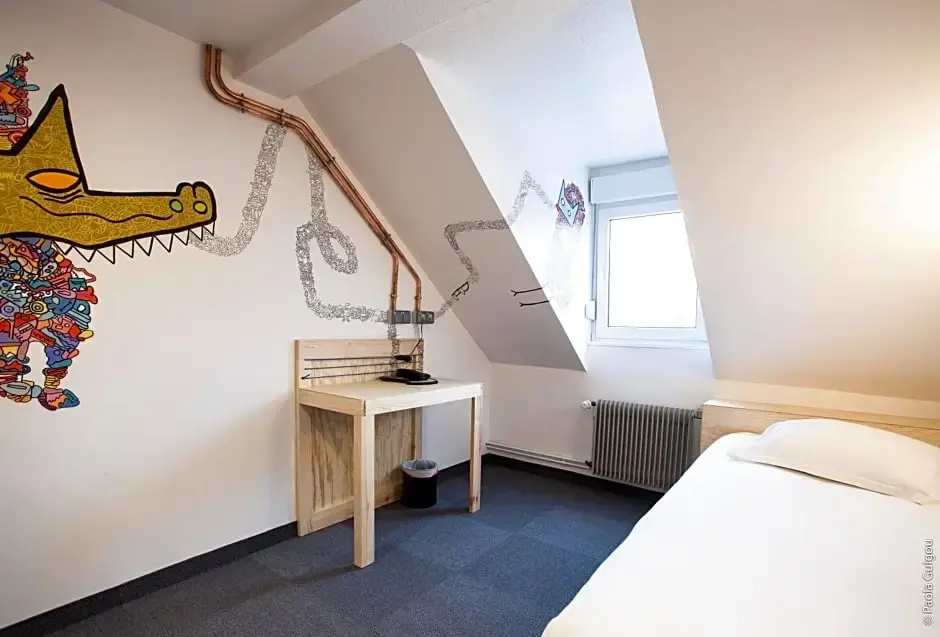 Economy room