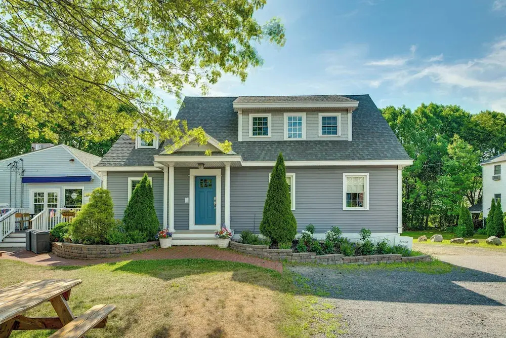 Downtown Ogunquit Home: 1 Mi to Beach!