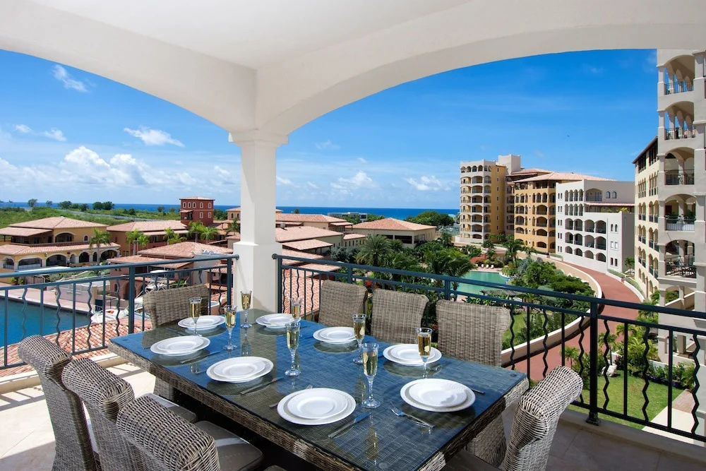 Aqua Vue by Island Properties Online