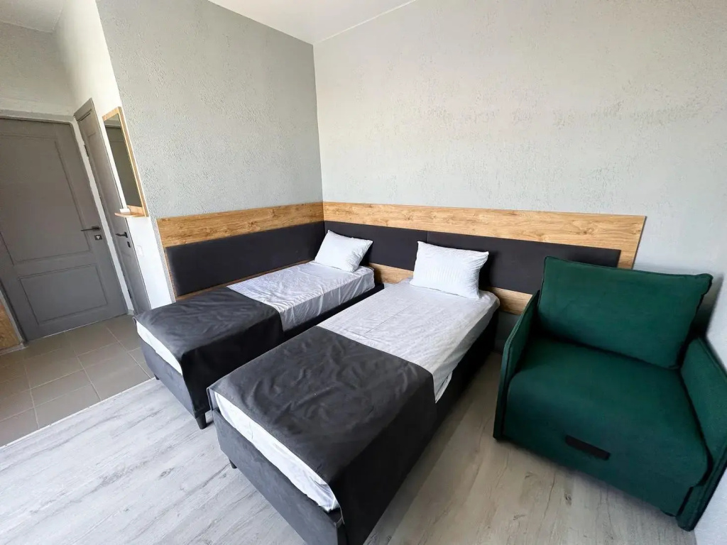 Standard Triple room