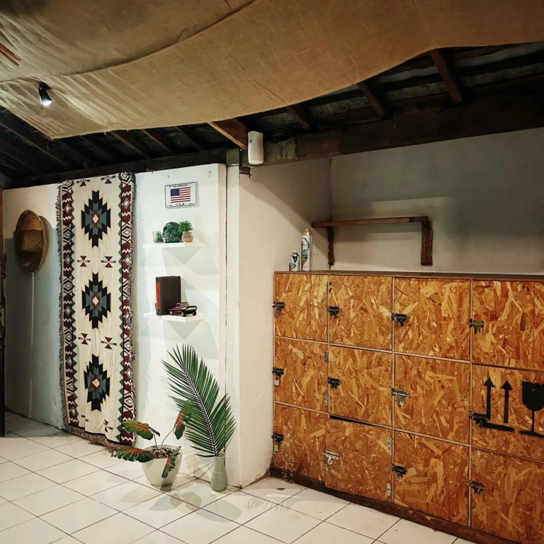 Losmanos Hostel — 2
