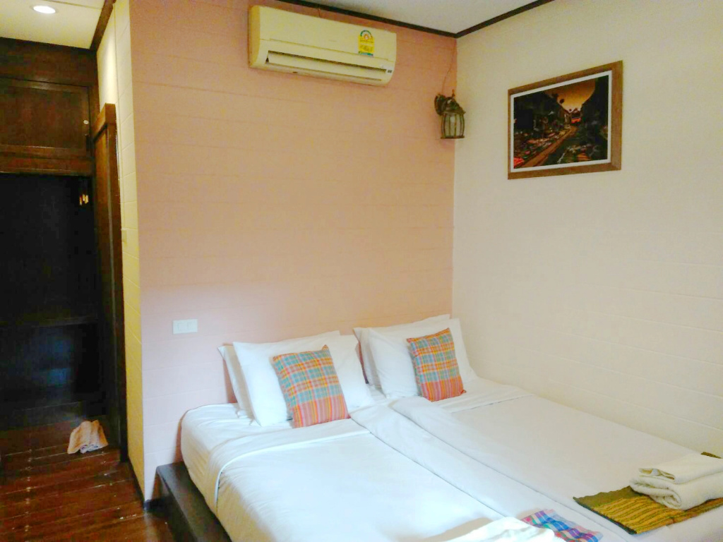 Superior Double room (full double bed)