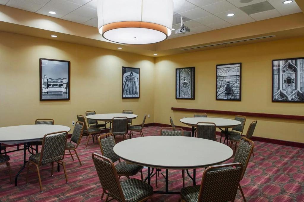 Holiday Inn Ardmore I-35 by IHG - фото 28